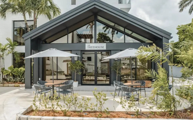 Fort George Hotel and Spa Resort