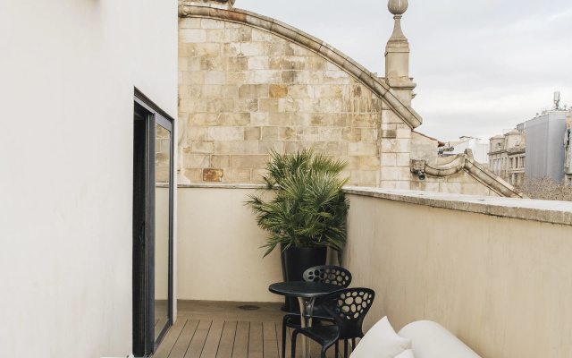 Bagues, a Small Luxury s of the World