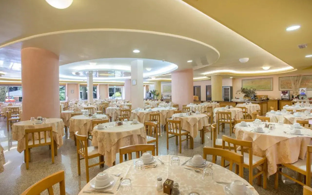 Hotel Oasis
