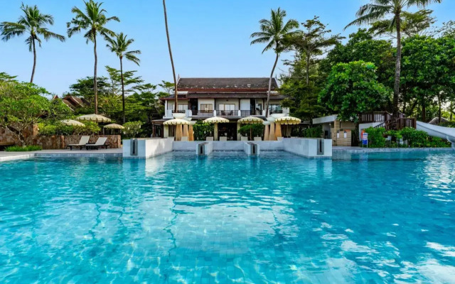 Apsara Beachfront Resort Hotel and Villa 