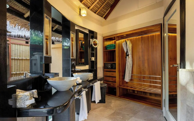 Banyan Tree Vabbinfaru Hotel