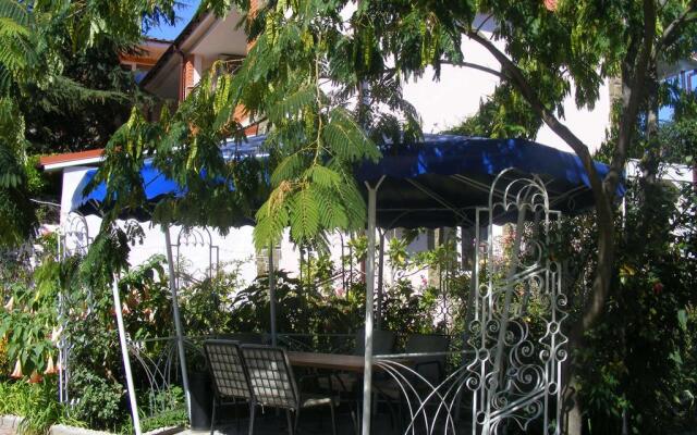 Villa Lira Guest House