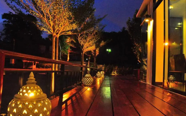 Navatara Phuket Resort