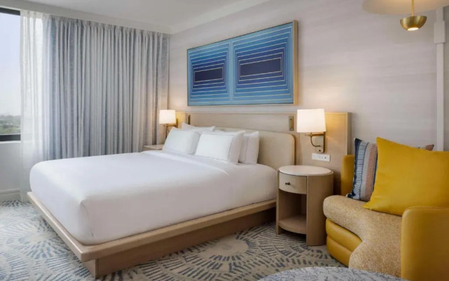 The Highland Dallas, Curio Collection by Hilton