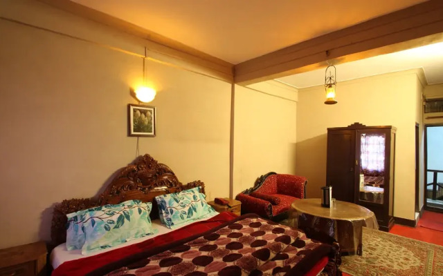 Hotel Adarsh