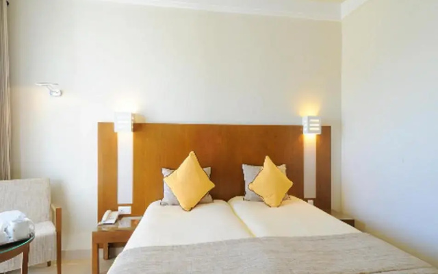 Vincci Helios Beach