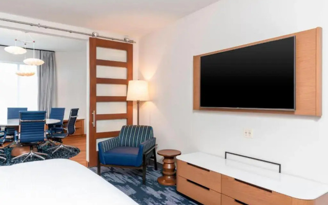 Fairfield Inn & Suites by Marriott Fair Oaks Farms