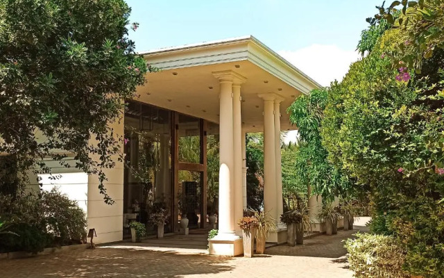 Lagoon Paradise Beach Resort