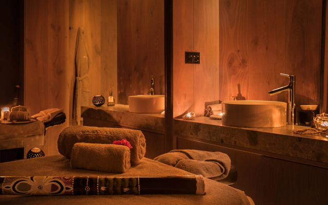 Claris  & Spa 5GL, a Small Luxury s of the World