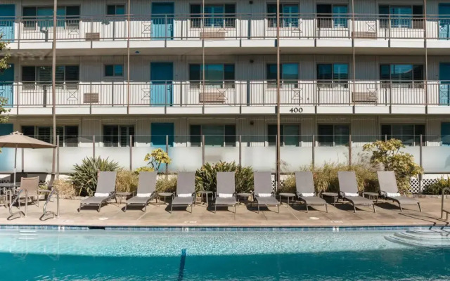 Marin Suites Hotel