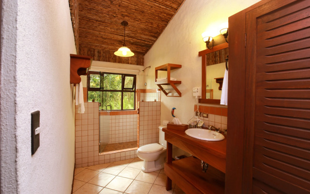Villa Blanca Cloud Forest Hotel + Retreat