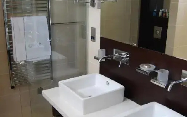 Amphora Hotel & Suites
