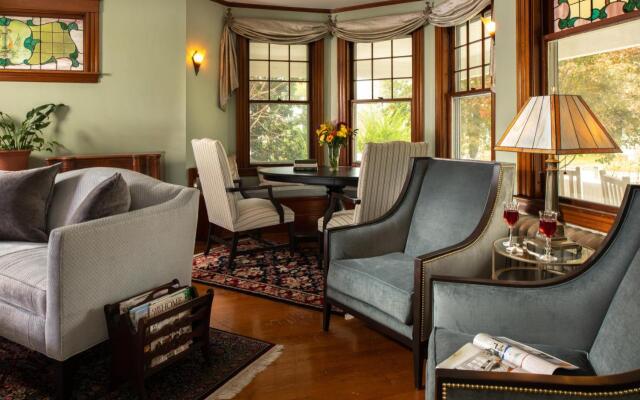 The Palmer House Inn