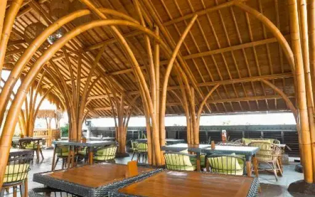 Отель The Nest Hotel Nusa Dua