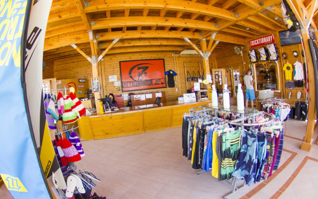 The Breakers Diving & Surfing Lodge