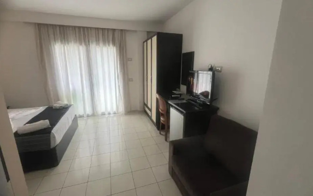 Sunrise Hotel Çameria