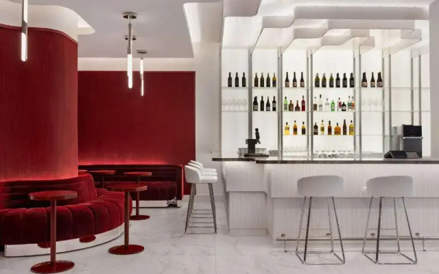 Revery Toronto Downtown, Curio Collection by Hilton