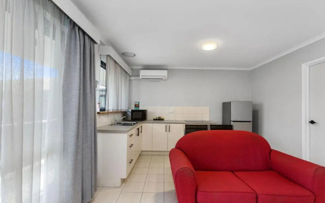 Apollo Bay Motel & Apartments