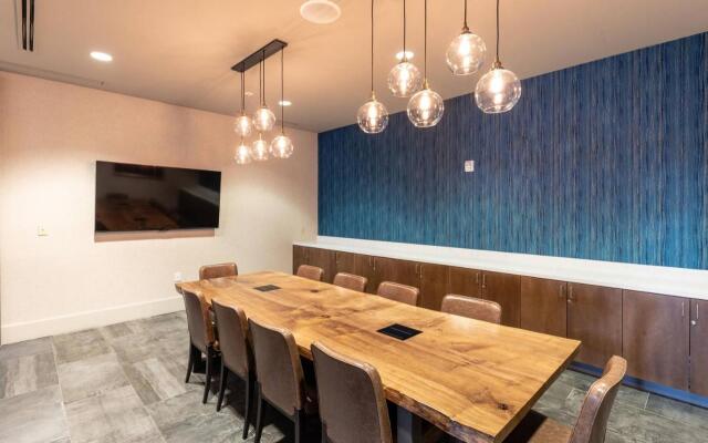 Courtyard by Marriott Greenville Downtown