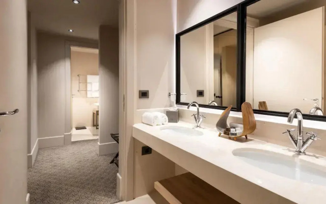 A.Roma Lifestyle Hotel