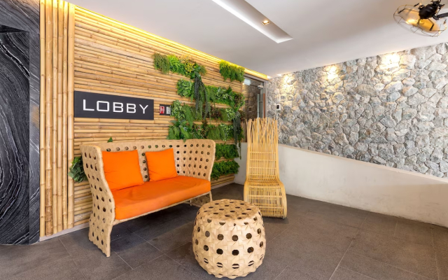 Journeyhub Phuket Patong Hotel