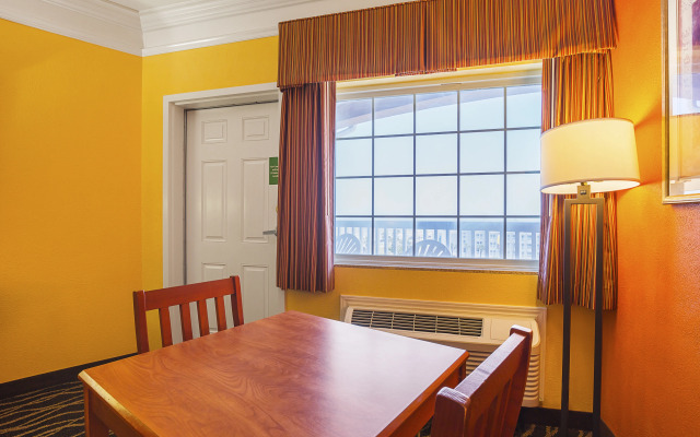 Quality Inn & Suites Galveston - Beachfront