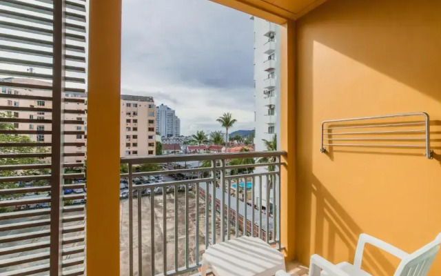 Elite Suites Patong Hotel
