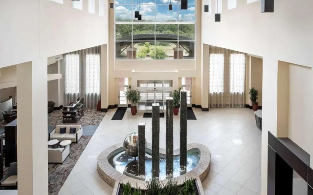 Отель Embassy Suites by Hilton Birmingham Hoover