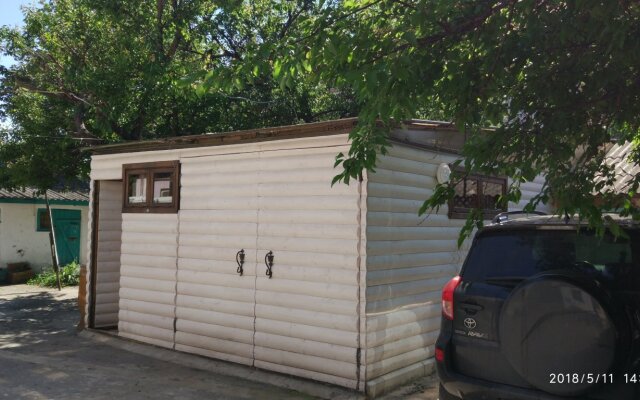 Na Chernomorskoj Apartments