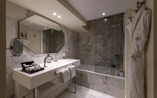 Hôtel Le Louis Versailles Château-MGallery by Sofitel