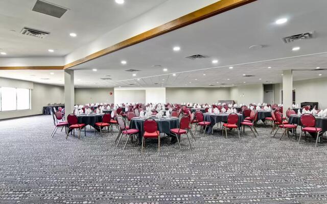 Radisson Hotel & Conference Centre West Edmonton