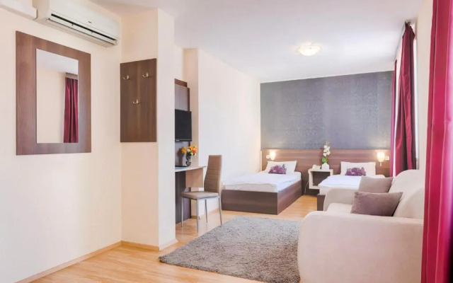 Triple M Hotel
