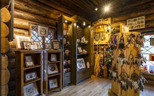 Old Faithful Inn — Inside the Park Hotel