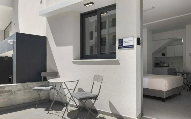 Phaedrus Living: Alkminis Seaside Suites Sand