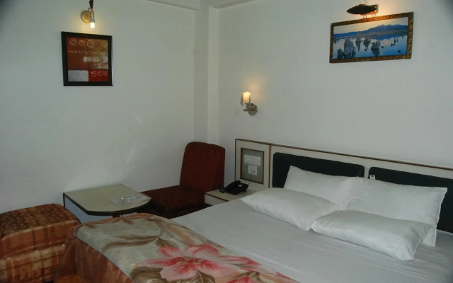 OYO 1385 Hotel Dream Palace