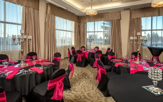 Holiday Inn Lethbridge by IHG