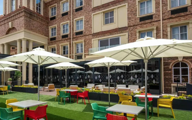 Hampton By Hilton Sandton Grayston