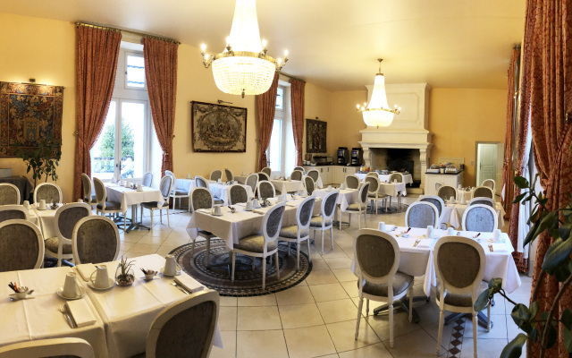 Domaine du Château de Monrecour – Hôtel et Restaurant