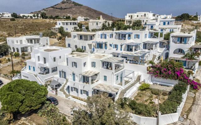 Cleopatra Seaside Homes Paros
