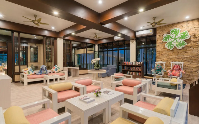 The Briza Beach Resort Khaolak