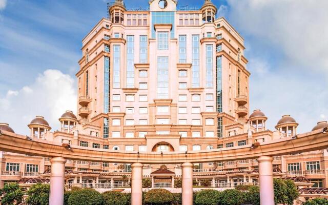 Swissotel Al Murooj Dubai Hotel