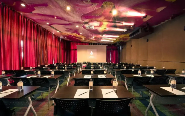 Dhevi Bangkok Hotel