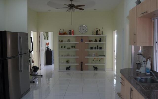 Private pool villa 3 bedroom Jomtien