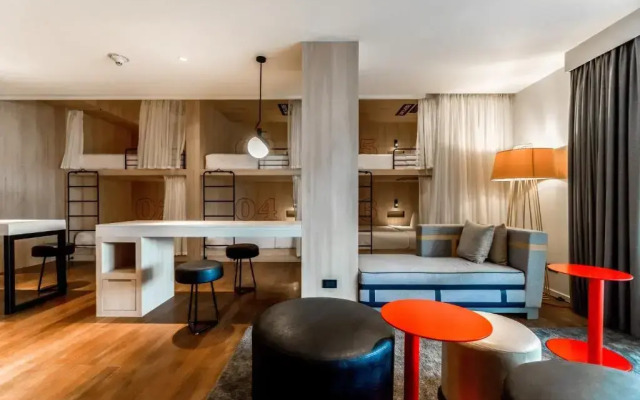 Radisson RED Phuket Patong Beach	