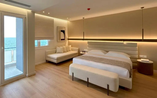 Luxury White Tower Suites