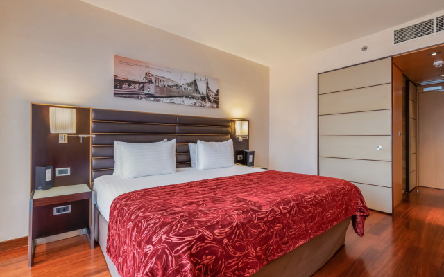 Double room (full double bed)