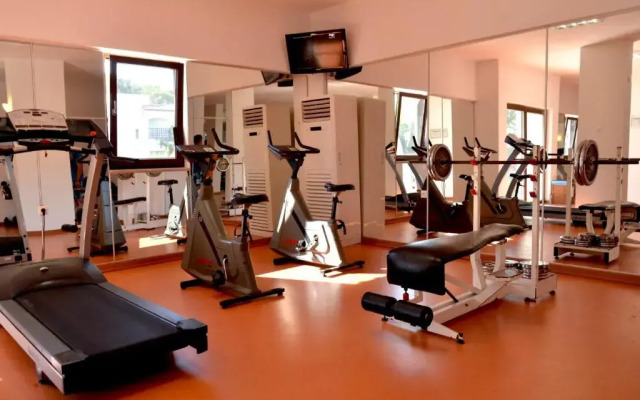 Отель Emelda Sun Club