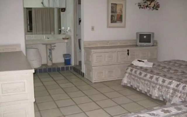 Cancun Inn Suites El Patio