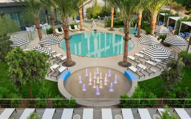 The Viv Hotel, Anaheim, a Tribute Portfolio Hotel