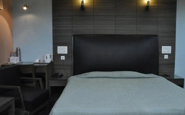 Hotel Monsoon